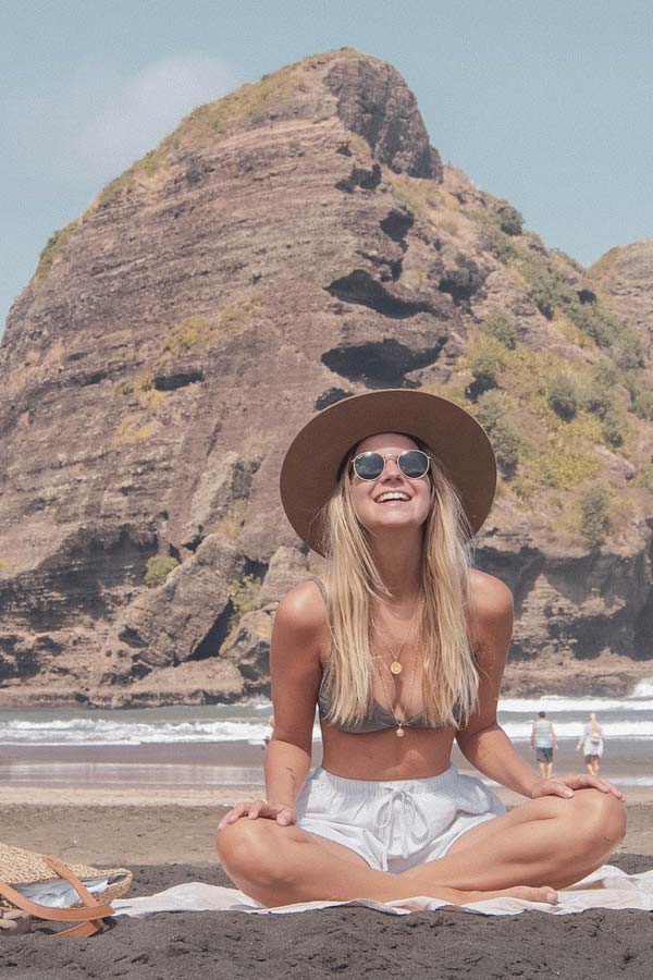 VACAY WITH CHARLIE HOLIDAY: ON THE ROAD IN NEW ZEALAND WITH @WHEREISCHARLIIE